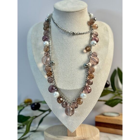 Faceted Acrylic Beaded Necklace - Picture 3 of 4